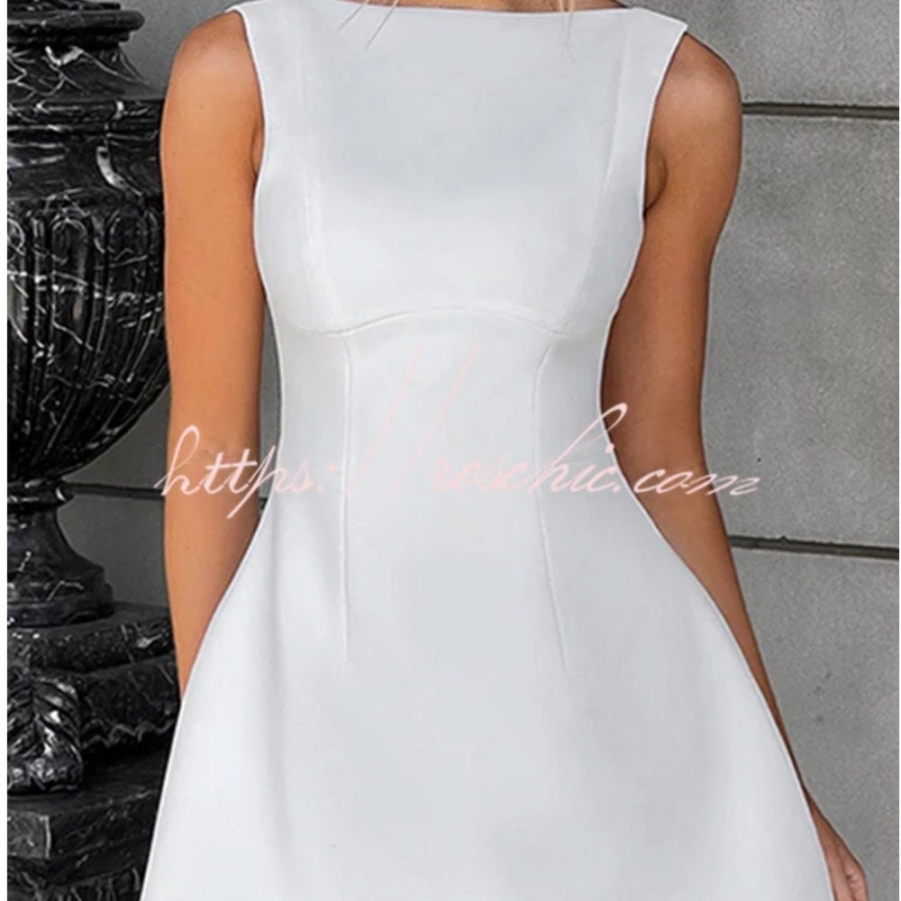 Roschic COSMOPOLITAN CHIC HIGH NECK SCOOP BACK BUBBLE-SHAPED MINI DRESS
